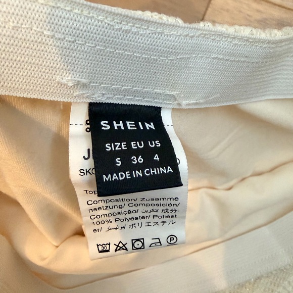 Women's Cream Textured crochet shimmer Mini Skirt 4 for $20 - Picture 3 of 4